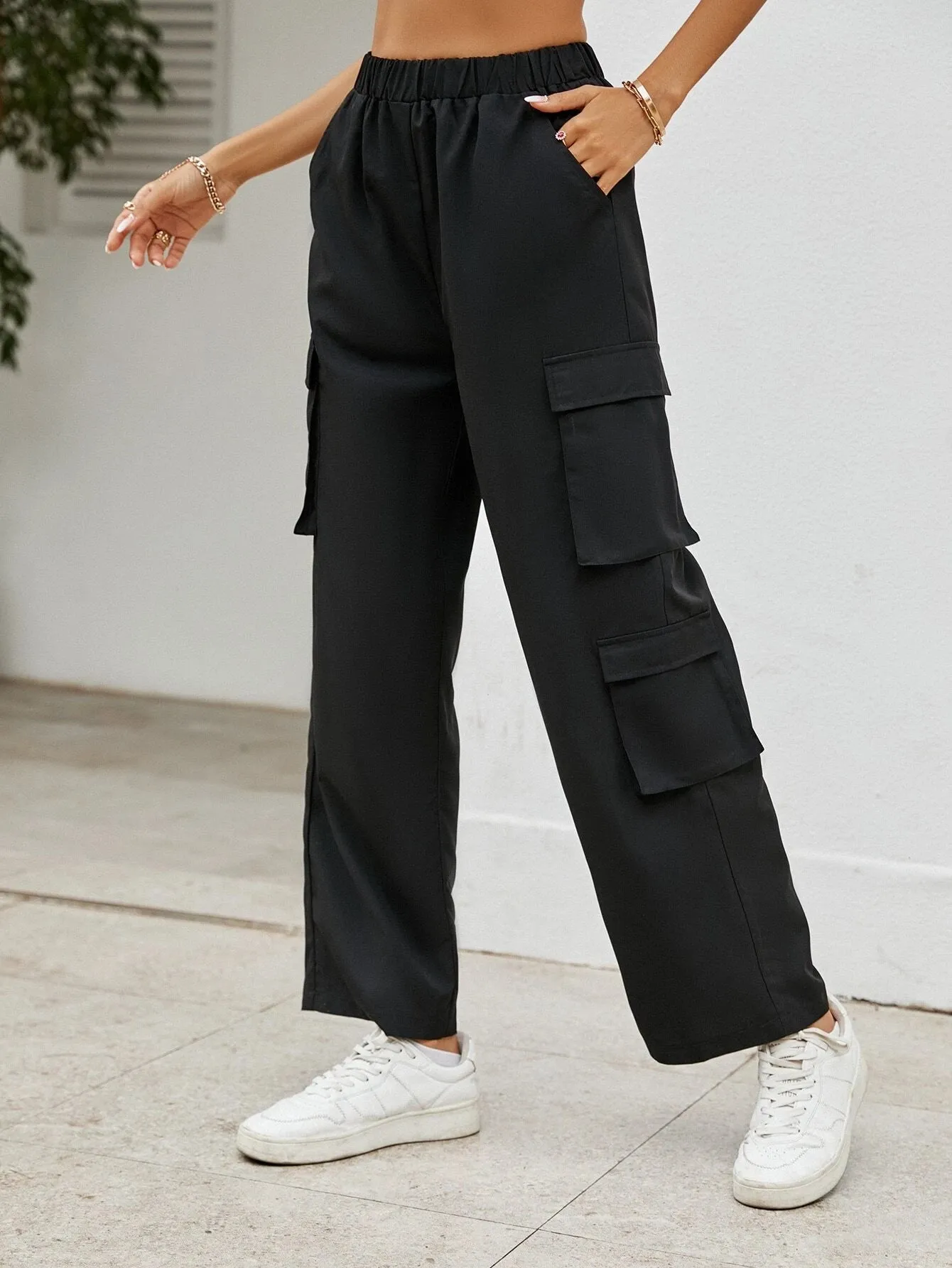 Elastic Waist Flap Pocket Side Cargo Pant