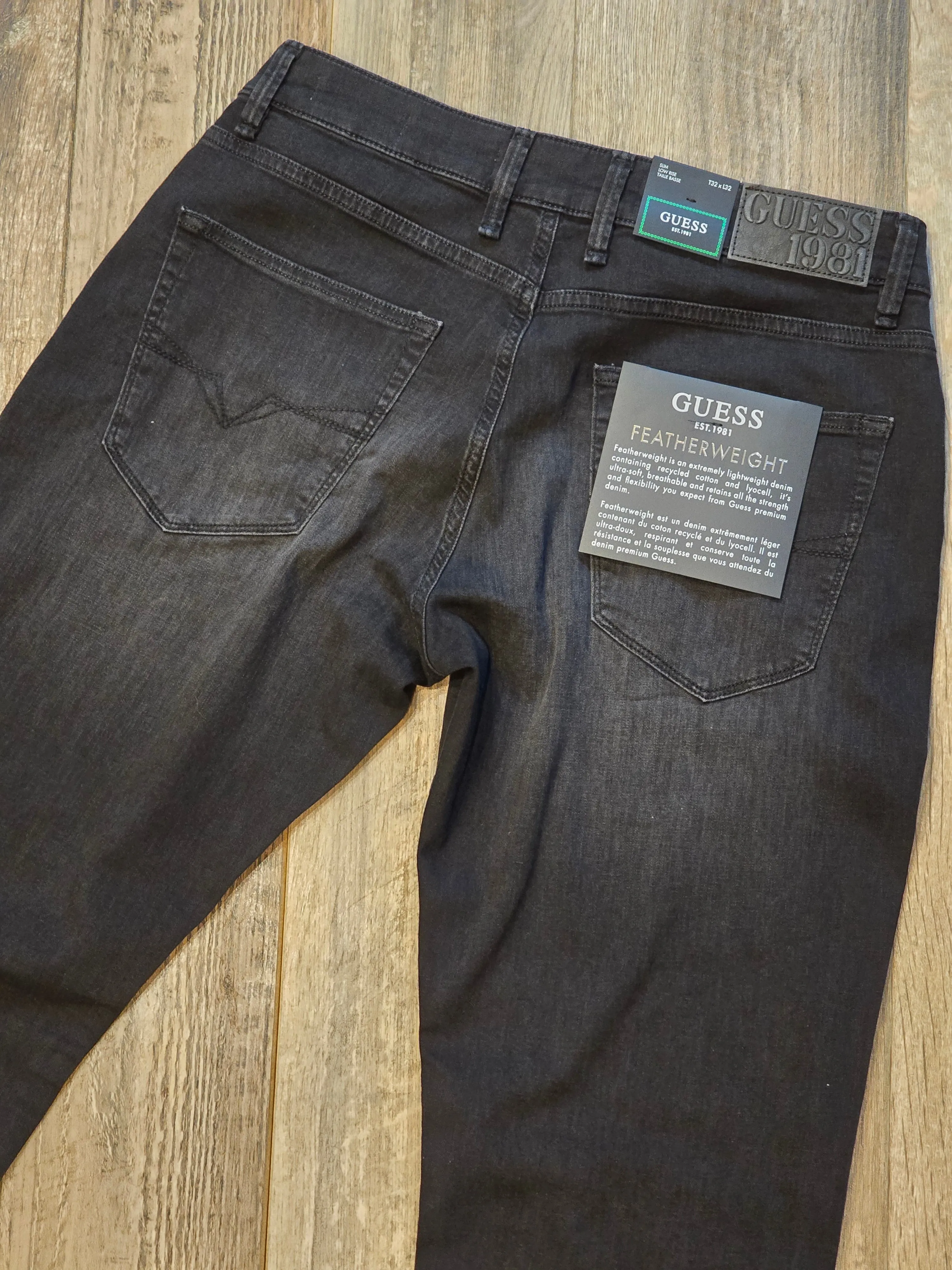 Guess Featherweight slim Fit Charcoal Summer Denim