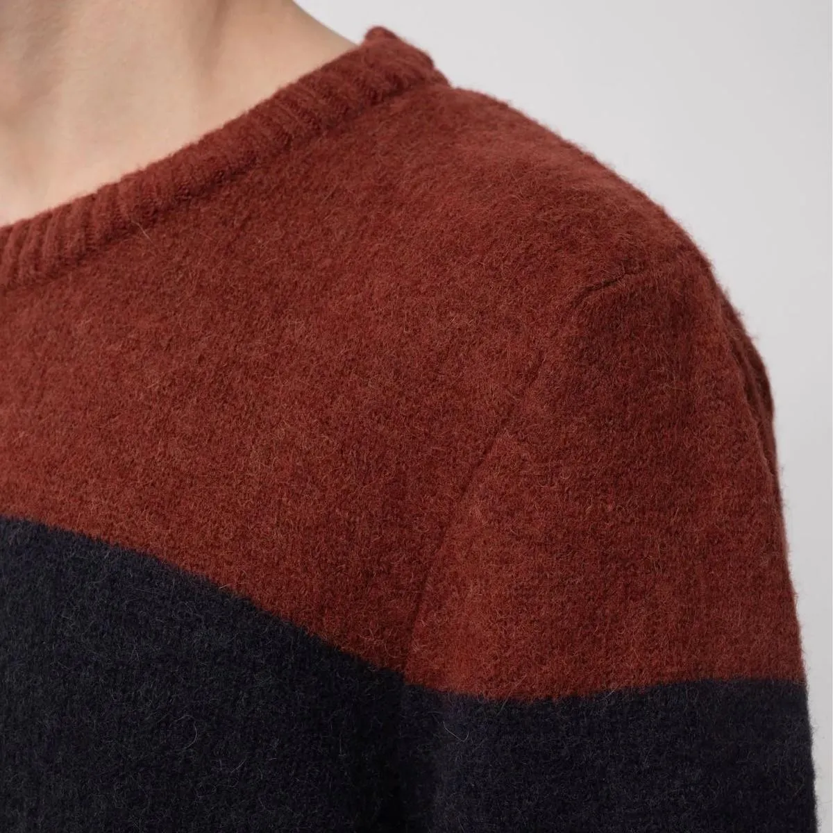 Hampus Alaca Sweater (Block Navy)