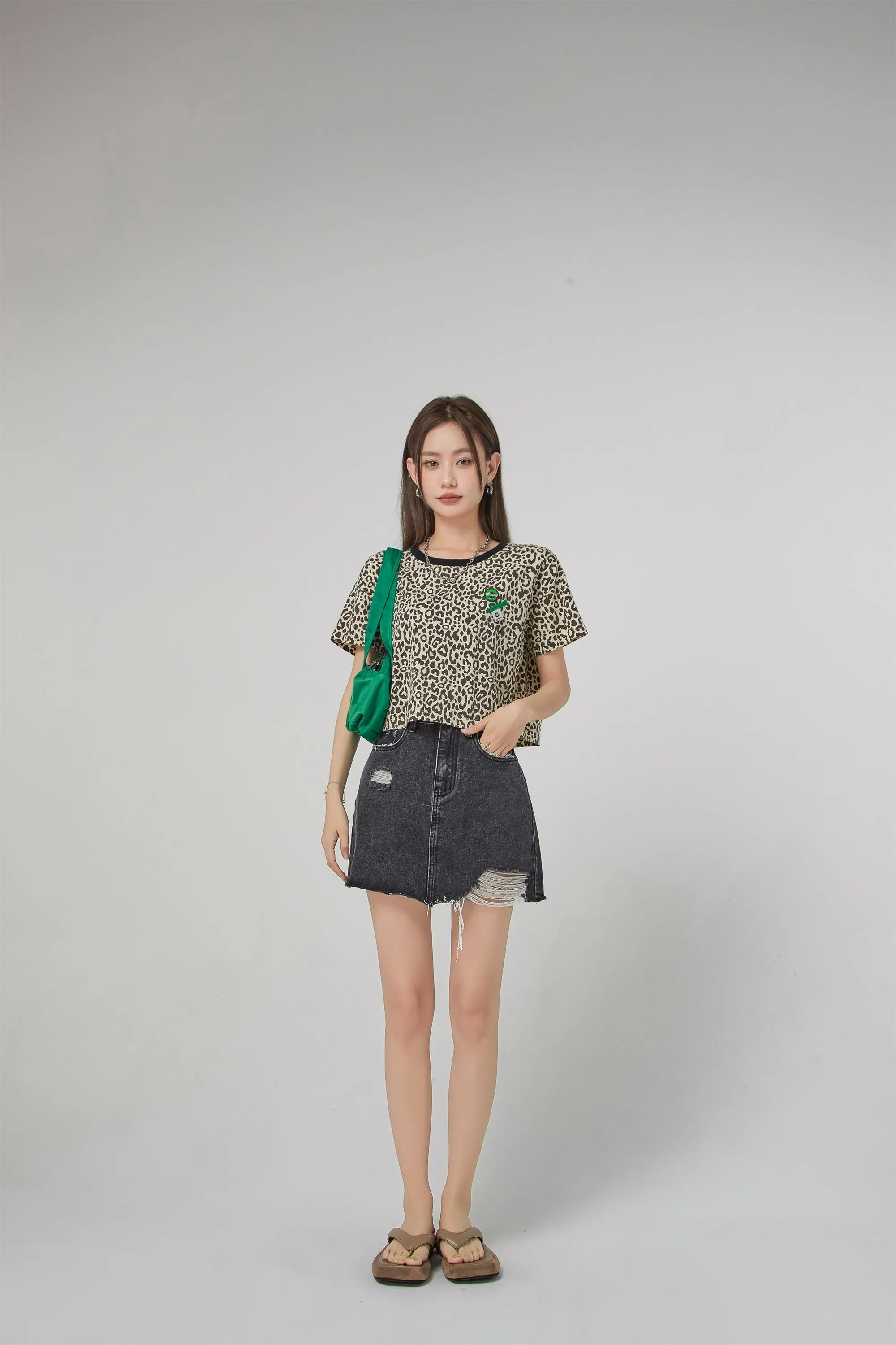 Leo Print Overfit Crop T-Shirt
